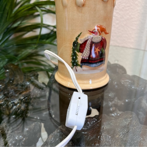 Angela Anderson Ceramic Plug In Faux Flame Candle Light - Christmas - Picture 7 of 10